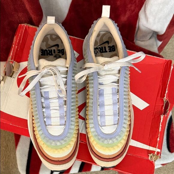 Nike Air Max 97 Beige and Red Sneakers main image 9